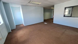 A top mini double volume Warehouse in 24 Hour boom access Business Park