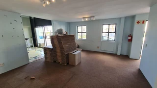 A top mini double volume Warehouse in 24 Hour boom access Business Park