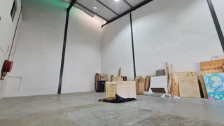 A top mini double volume Warehouse in 24 Hour boom access Business Park