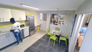 A grade warehouse &amp; office in 24 Hour boom access business park