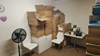 A top mini double volume Warehouse in 24 Hour boom access Business Park