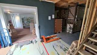 A top mini double volume Warehouse in 24 Hour boom access Business Park