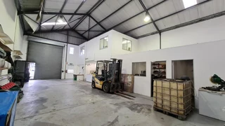 Warehouse space to Let in Retreat