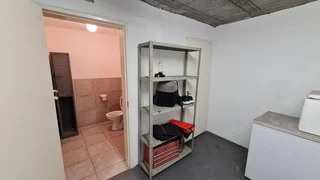 Warehouse space to Let in Retreat