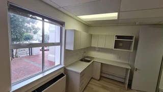 Light &amp; bright A grade ground floor offices in Steenberg office  Park -To Let.