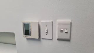 Light &amp; bright A grade ground floor offices in Steenberg office  Park -To Let.