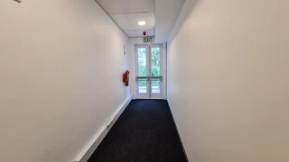 Light &amp; bright A grade ground floor offices in Steenberg office  Park -To Let.