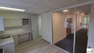 Light &amp; bright A grade ground floor offices in Steenberg office  Park -To Let.