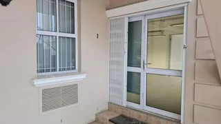 Office unit to Let in Westlake.