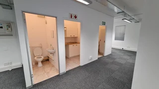 Office unit to Let in Westlake.