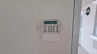 Office unit to Let in Westlake.