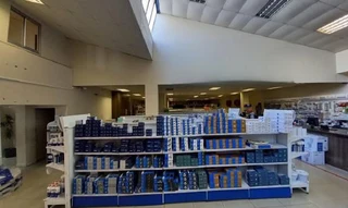 Light Industrial unit to Let in Lansdowne.