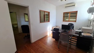 Stunning Warehouse to Let in Prime Park Southern Suburbs.