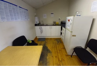 Light Industrial unit to Let in Lansdowne.