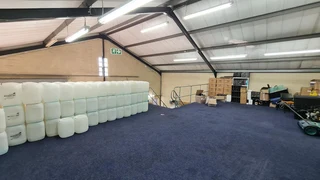 Industrial unit for Sale, situated in a popular secure Park