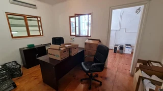 Stunning Warehouse to Let in Prime Park Southern Suburbs.