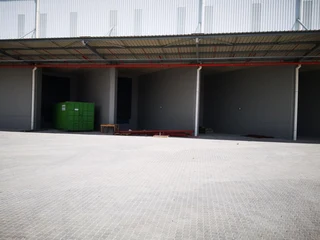 Industrial unit available in Epping 2