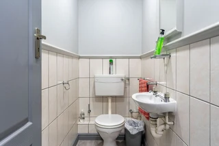 Combined units, A grade warehouse &amp; office 200amps in secure park.