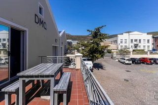 Combined units, A grade warehouse &amp; office 200amps in secure park.