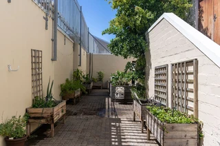 Combined units, A grade warehouse &amp; office 200amps in secure park.