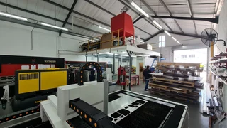 220m2 factory  to let in popular secure business park in Southern Suburbs