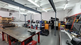 220m2 factory  to let in popular secure business park in Southern Suburbs