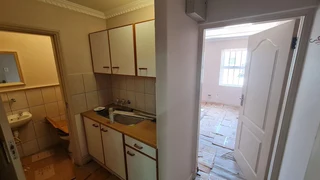 220m2 factory  to let in popular secure business park in Southern Suburbs