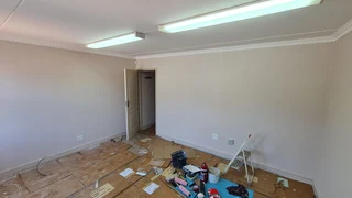 220m2 factory  to let in popular secure business park in Southern Suburbs