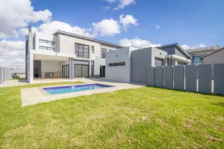 Exquisite 4 Bedroom property in Midstream Heights Estate