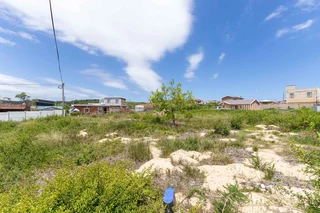 Level stand for seaside living