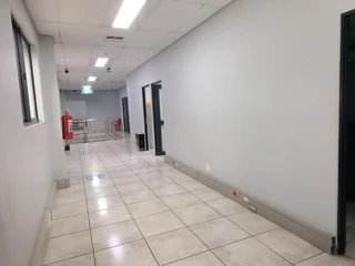 AAA Grade Warehouse To Let In Riverhorse Valley