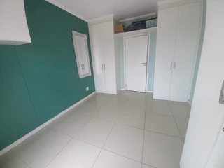 Urgent Sale 2-bedroom 2 bathroom in Umhlanga Ridge Owner relocating