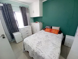 Urgent Sale 2-bedroom 2 bathroom in Umhlanga Ridge Owner relocating