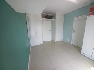 Urgent Sale 2-bedroom 2 bathroom in Umhlanga Ridge Owner relocating