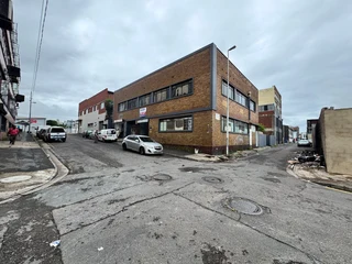 Ideal 300m2  Warehouse to Let in Congella - Prime Location