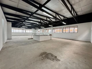 Ideal 300m2  Warehouse to Let in Congella - Prime Location
