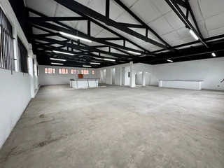 Ideal 300m2  Warehouse to Let in Congella - Prime Location