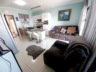 Urgent Sale 2-bedroom 2 bathroom in Umhlanga Ridge Owner relocating