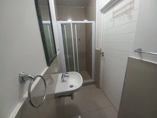 Urgent Sale 2-bedroom 2 bathroom in Umhlanga Ridge Owner relocating
