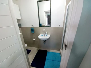 Urgent Sale 2-bedroom 2 bathroom in Umhlanga Ridge Owner relocating