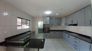 Spacious 3 Bedroom 3.5 Bathroom House For Sale in Sunningdale