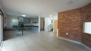 Spacious 3 Bedroom 3.5 Bathroom House For Sale in Sunningdale