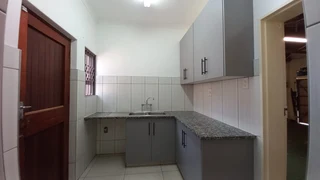 Spacious 3 Bedroom 3.5 Bathroom House For Sale in Sunningdale
