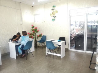 Prime property presents - road facing commercial space