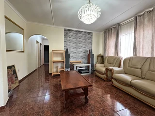 Luxurious and Spacious  Family Home For Sale In Phoenix