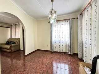 Luxurious and Spacious  Family Home For Sale In Phoenix