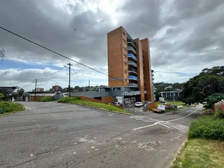 Spacious Warehouse offering Prime Industrial Space in Kenilworth