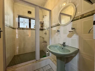 Luxurious and Spacious  Family Home For Sale In Phoenix