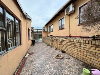 Luxurious and Spacious  Family Home For Sale In Phoenix