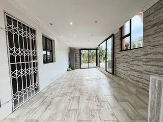 Luxurious and Spacious  Family Home For Sale In Phoenix